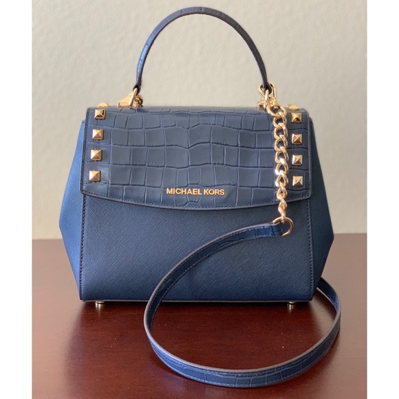 Michael Kors Handbags - “SALE” NWT💙Michael Kors Karla MD Leather Satchel